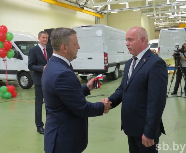 Учреждения соцобслуживания Брестской области получили три спецавтомобиля Учреждения соцобслуживания Брестской области получили три спецавтомобиля