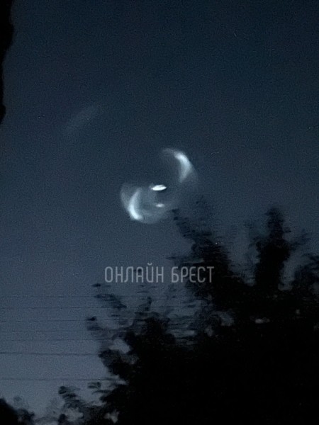 В небе над Брестом читатели наблюдали странный объект. Что это было? В небе над Брестом читатели наблюдали странный объект. Что это было?