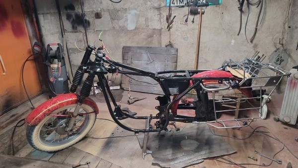 Сделал Jawa необычной! Посмотрите, в какой интересный проект белорус превратил чехословацкий мотоцикл Сделал Jawa необычной! Посмотрите, в какой интересный проект белорус превратил чехословацкий мотоцикл