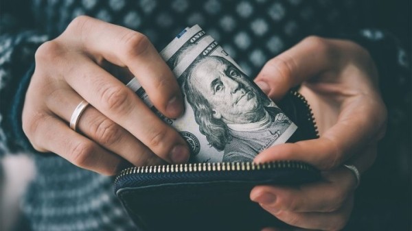 Белорус хотел провезти через границу более $55 тыс. без декларации Белорус хотел провезти через границу более $55 тыс. без декларации