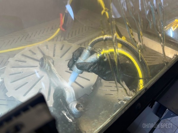 BrestBlast — бережная очистка деталей методом аквабластинга. Аппаратная промывка радиатора печки и чистка всей системы охлаждения двигателя в Бресте BrestBlast — бережная очистка деталей методом аквабластинга. Аппаратная промывка радиатора печки и чистка всей системы охлаждения двигателя в Бресте