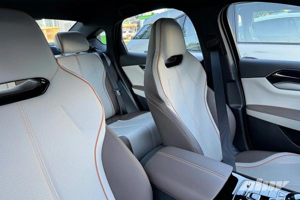 «Я как камера кругового обзора»: поговорили с девушкой – водителем такси, да еще и «электрички» «Я как камера кругового обзора»: поговорили с девушкой – водителем такси, да еще и «электрички»