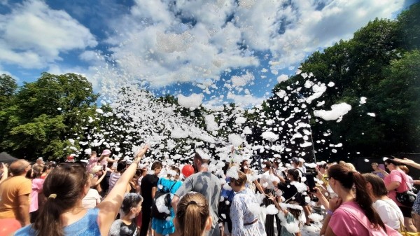 «Цветное безумие» и пенная вечеринка. Фестиваль Dreamfest в городском парке Бреста «Цветное безумие» и пенная вечеринка. Фестиваль Dreamfest в городском парке Бреста