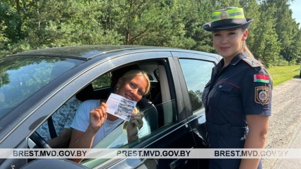 Возле Бреста ГАИ провела мониторинг дорог при помощи квадрокоптера Возле Бреста ГАИ провела мониторинг дорог при помощи квадрокоптера