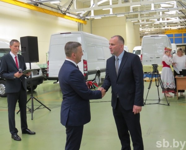 Учреждения соцобслуживания Брестской области получили три спецавтомобиля Учреждения соцобслуживания Брестской области получили три спецавтомобиля
