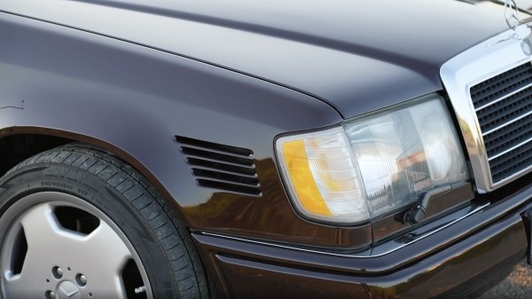 «Эту машину нельзя продавать». Белорус о Mercedes-Benz S124 1986 г. в.