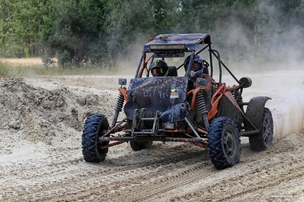 Под Брестом проходит джип-фестиваль. Фоторепортаж Под Брестом проходит джип-фестиваль. Фоторепортаж