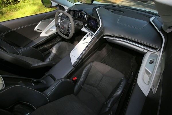 «На светофорах бывает стыдно!». Белорус о спорткаре за $150 000 «На светофорах бывает стыдно!». Белорус о спорткаре за $150 000