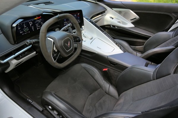 «На светофорах бывает стыдно!». Белорус о спорткаре за $150 000 «На светофорах бывает стыдно!». Белорус о спорткаре за $150 000