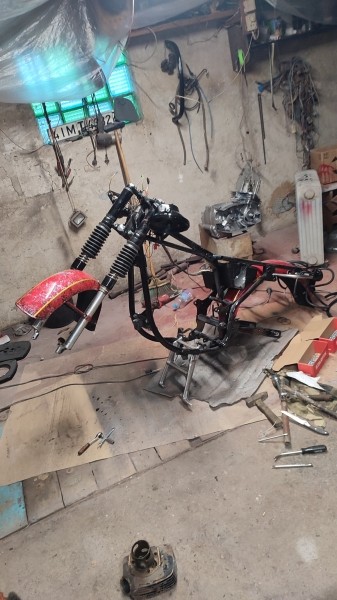 Сделал Jawa необычной! Посмотрите, в какой интересный проект белорус превратил чехословацкий мотоцикл Сделал Jawa необычной! Посмотрите, в какой интересный проект белорус превратил чехословацкий мотоцикл