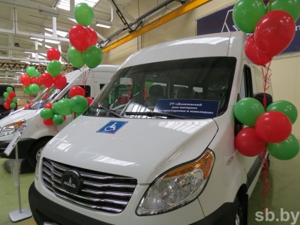 Учреждения соцобслуживания Брестской области получили три спецавтомобиля Учреждения соцобслуживания Брестской области получили три спецавтомобиля