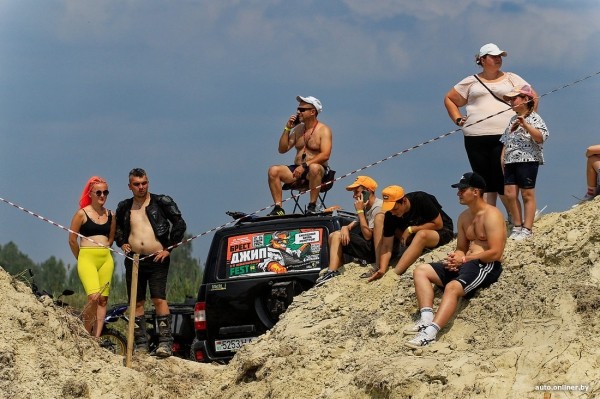 Под Брестом проходит джип-фестиваль. Фоторепортаж Под Брестом проходит джип-фестиваль. Фоторепортаж