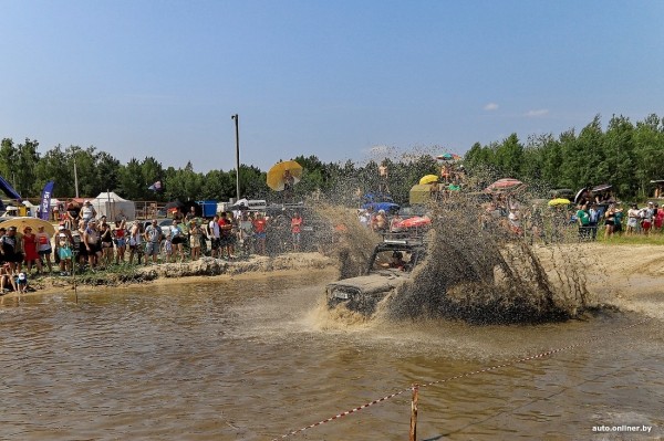 Под Брестом проходит джип-фестиваль. Фоторепортаж Под Брестом проходит джип-фестиваль. Фоторепортаж