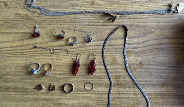 Никогда не оставляйте окна приоткрытыми. Как у минчан «выдувало» все деньги и украшения из квартир Никогда не оставляйте окна приоткрытыми. Как у минчан «выдувало» все деньги и украшения из квартир