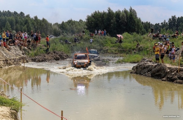 Под Брестом проходит джип-фестиваль. Фоторепортаж Под Брестом проходит джип-фестиваль. Фоторепортаж