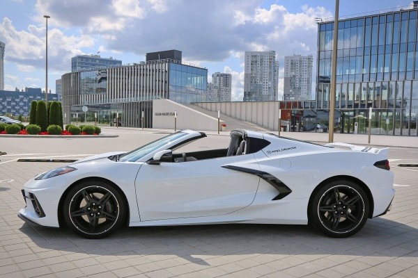 «На светофорах бывает стыдно!». Белорус о спорткаре за $150 000 «На светофорах бывает стыдно!». Белорус о спорткаре за $150 000