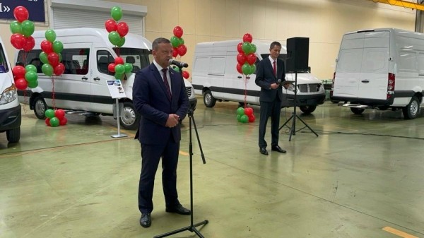 Учреждения соцобслуживания Брестской области получили три спецавтомобиля Учреждения соцобслуживания Брестской области получили три спецавтомобиля