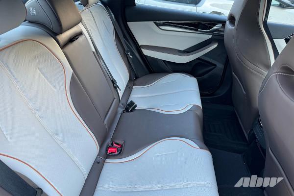 «Я как камера кругового обзора»: поговорили с девушкой – водителем такси, да еще и «электрички» «Я как камера кругового обзора»: поговорили с девушкой – водителем такси, да еще и «электрички»