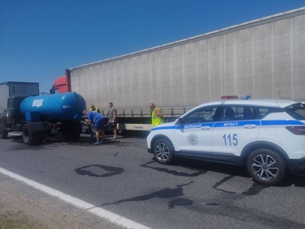 В Брест пришла жара. Городские службы помогают пережить зной В Брест пришла жара. Городские службы помогают пережить зной