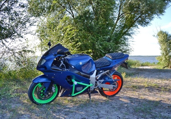 «Не изменю статус, пока не куплю спортбайк!» Жительница Брестской области о своей мечте — Suzuki GXS-R 600 «Не изменю статус, пока не куплю спортбайк!» Жительница Брестской области о своей мечте — Suzuki GXS-R 600