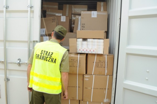 В Польше будут судить белорусов за контрабанду сигарет на $3 млн В Польше будут судить белорусов за контрабанду сигарет на $3 млн