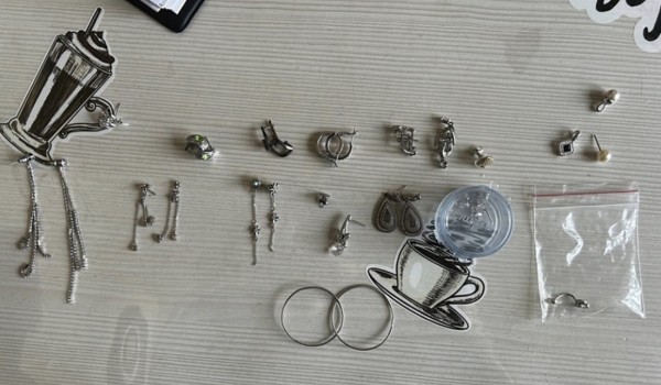 Никогда не оставляйте окна приоткрытыми. Как у минчан «выдувало» все деньги и украшения из квартир Никогда не оставляйте окна приоткрытыми. Как у минчан «выдувало» все деньги и украшения из квартир