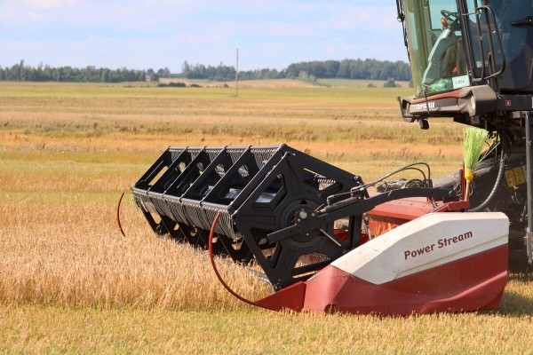 «У комбайнёров выходных нет!» Механизатор о работе на комбайне за 1,8 млн BYN «У комбайнёров выходных нет!» Механизатор о работе на комбайне за 1,8 млн BYN