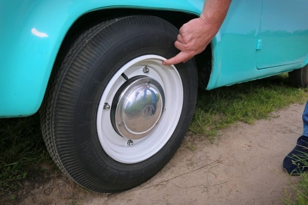 «Излучает положительные эмоции». Белорус показал «горбатый» ЗАЗ-965, который вернули к жизни «Излучает положительные эмоции». Белорус показал «горбатый» ЗАЗ-965, который вернули к жизни