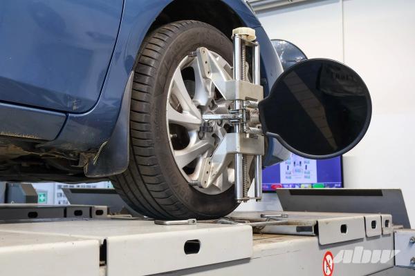 «Вместо «музыкалки» меняла в гараже колодки»: как 20-летняя девушка стала автомехаником «Вместо «музыкалки» меняла в гараже колодки»: как 20-летняя девушка стала автомехаником