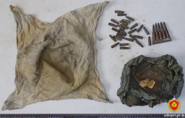 Женщина купила дом в Жабинковском районе. Что она нашла на чердаке? Женщина купила дом в Жабинковском районе. Что она нашла на чердаке?