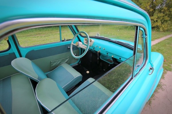 «Излучает положительные эмоции». Белорус показал «горбатый» ЗАЗ-965, который вернули к жизни «Излучает положительные эмоции». Белорус показал «горбатый» ЗАЗ-965, который вернули к жизни