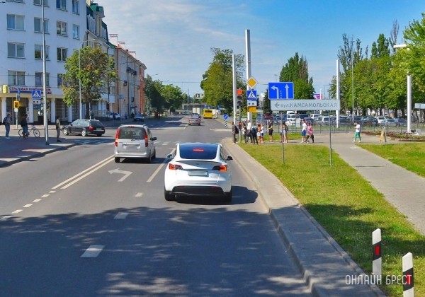 «Зеленая волна» по улице Орджоникидзе в Бресте «Зеленая волна» по улице Орджоникидзе в Бресте