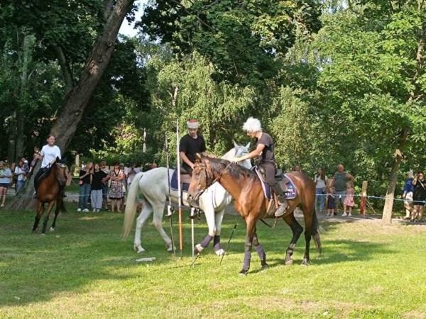 С домашним теплом и по старинным рецептам. В Брестском районе прошел гастрофест «Скокаўскія спасоўкі» С домашним теплом и по старинным рецептам. В Брестском районе прошел гастрофест «Скокаўскія спасоўкі»