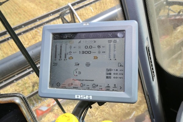 «Вам ни один комбайнёр правды не скажет!» Поговорили с водителем о комбайне за 400 тыс. долларов «Вам ни один комбайнёр правды не скажет!» Поговорили с водителем о комбайне за 400 тыс. долларов