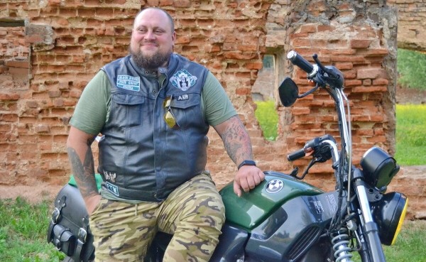 «Ни одного байкерского мероприятия не пропустил!» Житель Брестской области три года колесит на легендарном BMW R 1200C «Ни одного байкерского мероприятия не пропустил!» Житель Брестской области три года колесит на легендарном BMW R 1200C