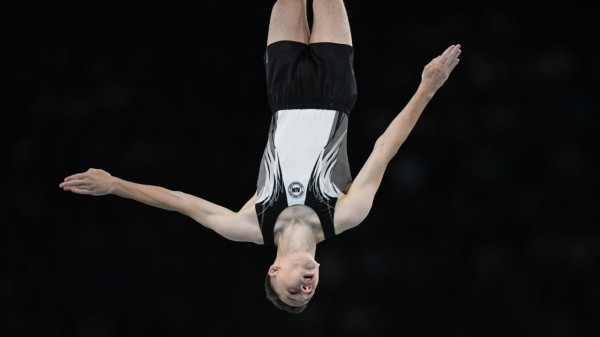 Белорус завоевал золото в прыжках на батуте на Олимпиаде в Париже