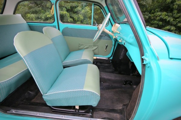 «Излучает положительные эмоции». Белорус показал «горбатый» ЗАЗ-965, который вернули к жизни «Излучает положительные эмоции». Белорус показал «горбатый» ЗАЗ-965, который вернули к жизни