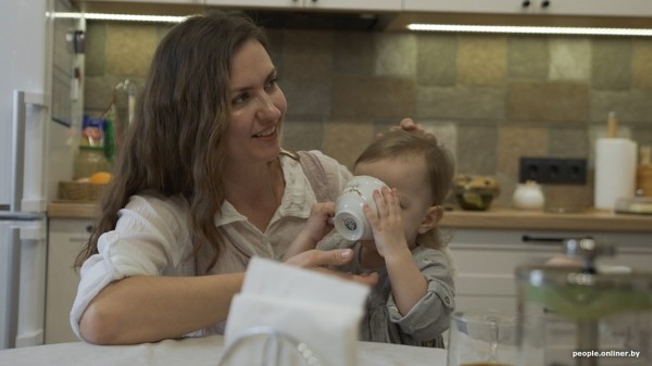 «Это сделало меня более полноценным как мужчину». Белорус побывал на родах с женой рекордных четыре раза «Это сделало меня более полноценным как мужчину». Белорус побывал на родах с женой рекордных четыре раза