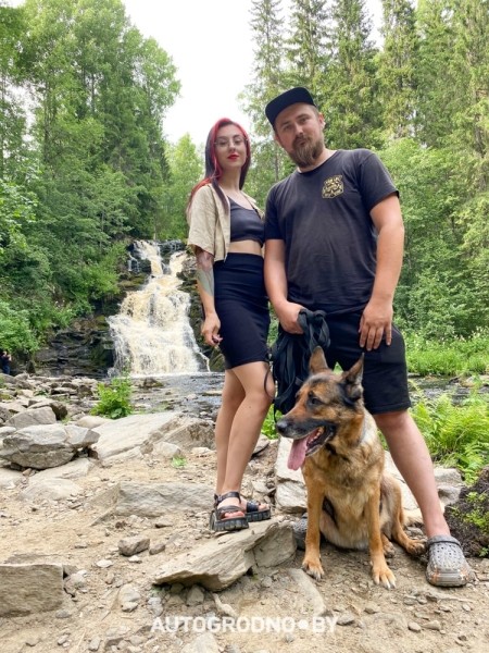 «Это был сюрприз на свадьбу. Путешествие на Териберку». Ребята из Беларуси сделали из VW Transporter «дом на колесах» и проехали за раз 6000 км