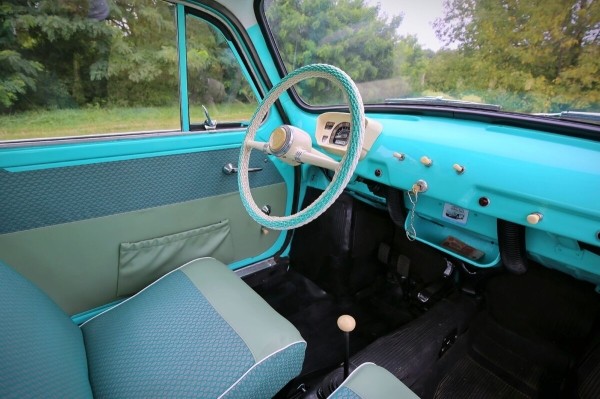 «Излучает положительные эмоции». Белорус показал «горбатый» ЗАЗ-965, который вернули к жизни «Излучает положительные эмоции». Белорус показал «горбатый» ЗАЗ-965, который вернули к жизни