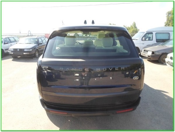 В конфискате продают Range Rover с перебитым VIN. Цена весьма высока В конфискате продают Range Rover с перебитым VIN. Цена весьма высока