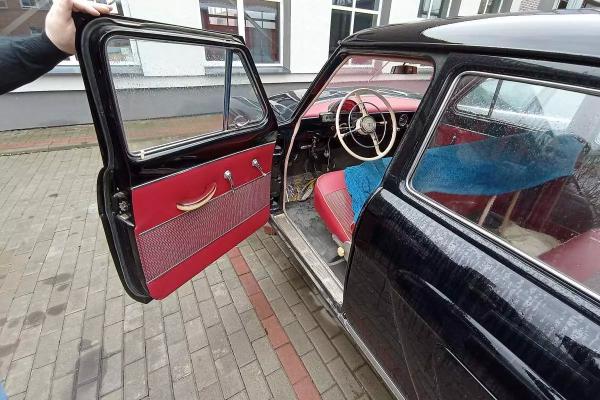 В конфискате год не могут продать 62-летний ГАЗ-21. Как изменилась цена В конфискате год не могут продать 62-летний ГАЗ-21. Как изменилась цена