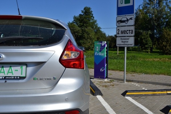 «Одна зарядная станция на весь город!» Житель Березы рассказал об эксплуатации электромобиля в условиях райцентра «Одна зарядная станция на весь город!» Житель Березы рассказал об эксплуатации электромобиля в условиях райцентра