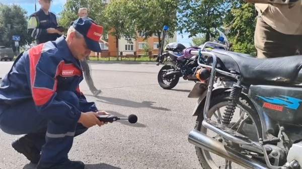 В погоне за звуком: как в Беларуси борются с шумными автомобилями и мотоциклами