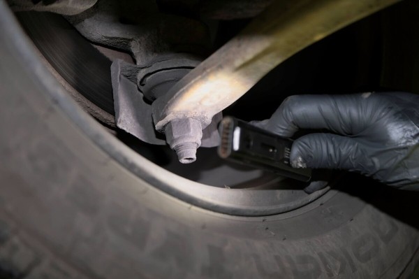 «Купил без осмотра на подъёмнике». Узнали, стоил ли своих денег 22-летний Citroen C5 «Купил без осмотра на подъёмнике». Узнали, стоил ли своих денег 22-летний Citroen C5