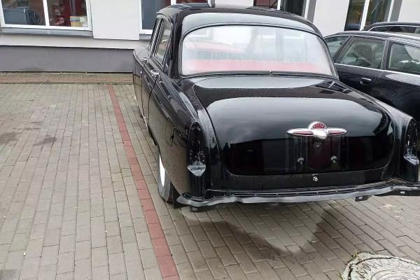 В конфискате год не могут продать 62-летний ГАЗ-21. Как изменилась цена В конфискате год не могут продать 62-летний ГАЗ-21. Как изменилась цена