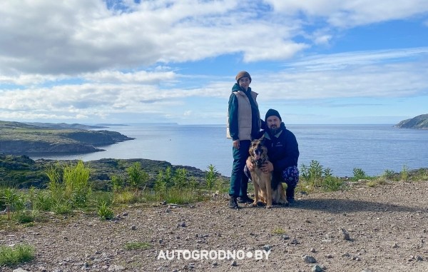 «Это был сюрприз на свадьбу. Путешествие на Териберку». Ребята из Беларуси сделали из VW Transporter «дом на колесах» и проехали за раз 6000 км