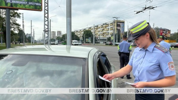 В Бресте ГАИ напомнила водителям про ближний свет с 25 августа В Бресте ГАИ напомнила водителям про ближний свет с 25 августа