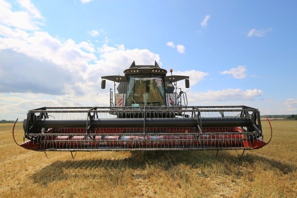 «Вам ни один комбайнёр правды не скажет!» Поговорили с водителем о комбайне за 400 тыс. долларов «Вам ни один комбайнёр правды не скажет!» Поговорили с водителем о комбайне за 400 тыс. долларов