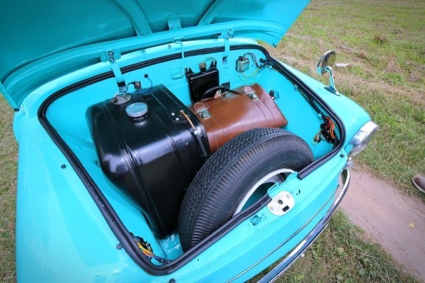 «Излучает положительные эмоции». Белорус показал «горбатый» ЗАЗ-965, который вернули к жизни «Излучает положительные эмоции». Белорус показал «горбатый» ЗАЗ-965, который вернули к жизни